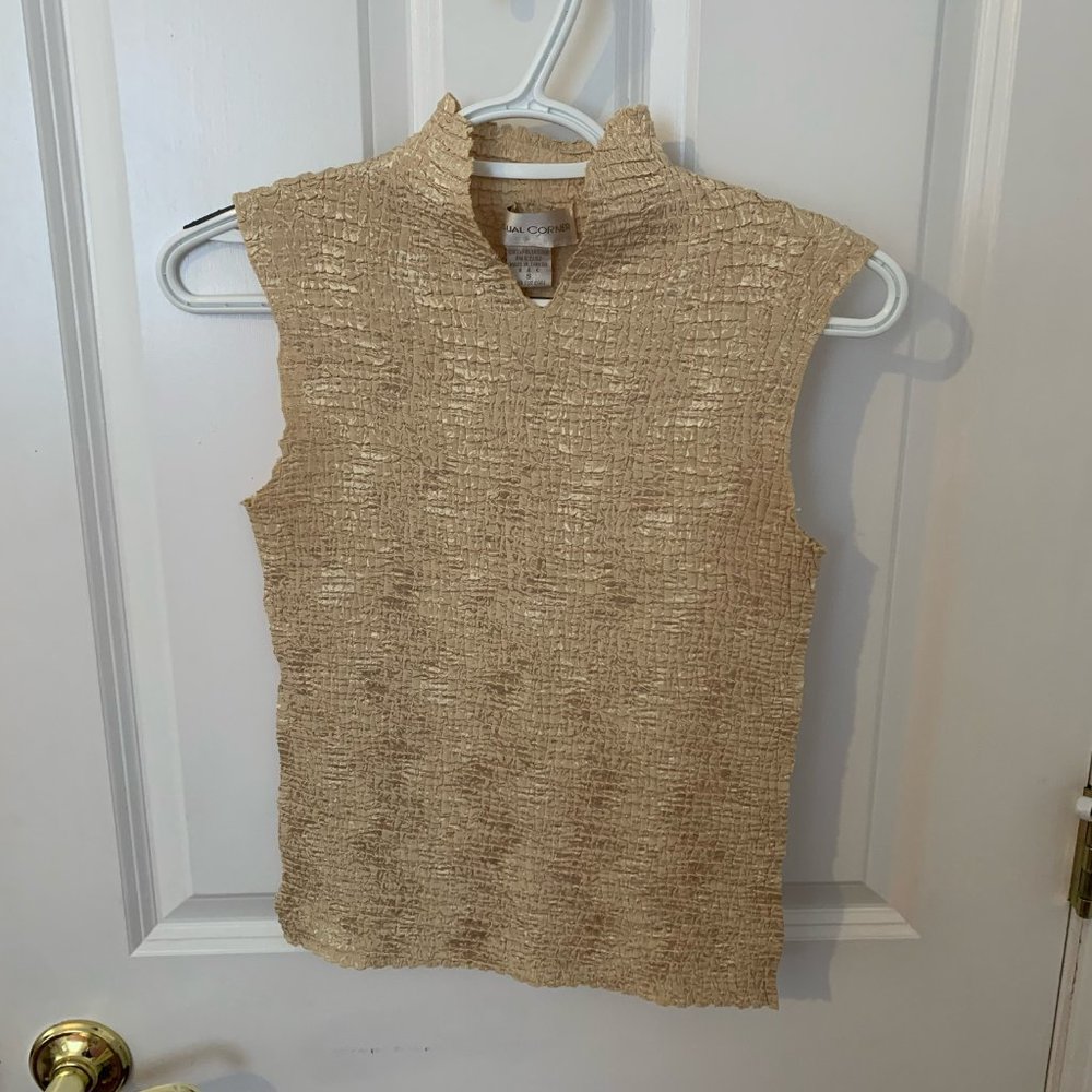 Neutral Textured Sleeveless Mock Neck Top - Picture 3 of 4